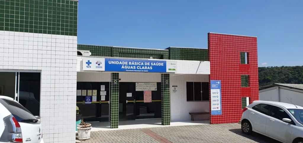 Moradora denuncia funcionárias provando roupas durante expediente em Unidade de Saúde do Águas Claras